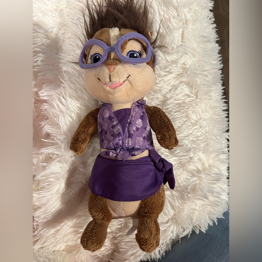 Jeanette Chipette Chipmunk from Alvin and the Chipmunks